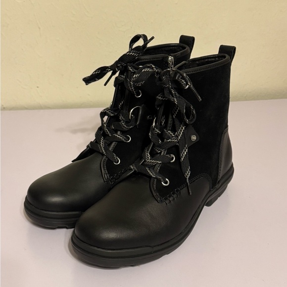 UGG Hapsburg Hiker boots - Picture 7 of 9